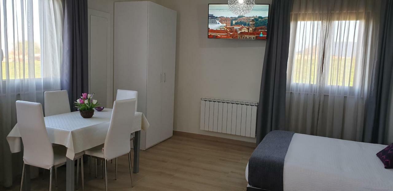 Apartamentos La Pradera De Isla Plana エクステリア 写真
